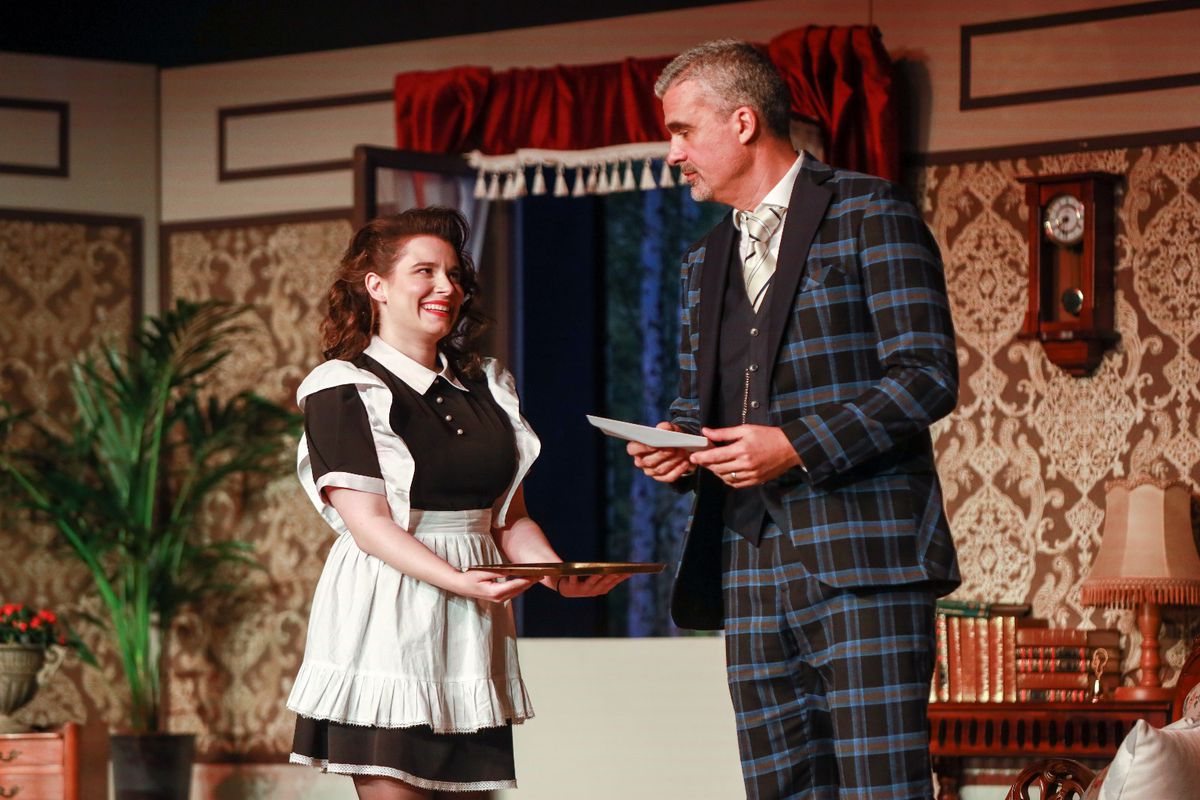 Piesa de teatru „Sistemul Perfect” cu Kira Hagi a avut premiera la Teatru Național din București! Hagi a urcat pe scenă, aplaudat de sute de oameni