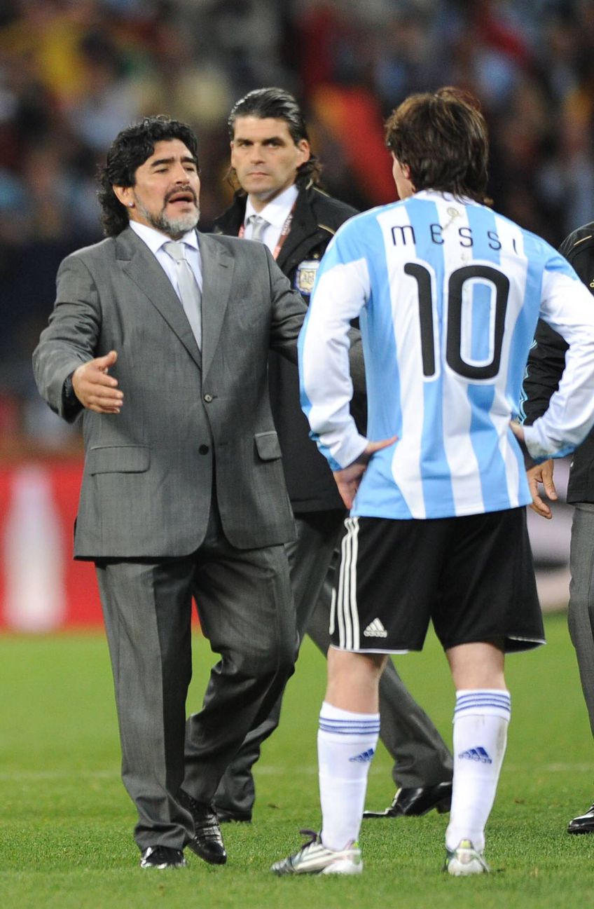 Alejandro Mancuso (spate), alături zeii Argentinei: Diego Maradona și Lionel Messi. Foto: Imago Images