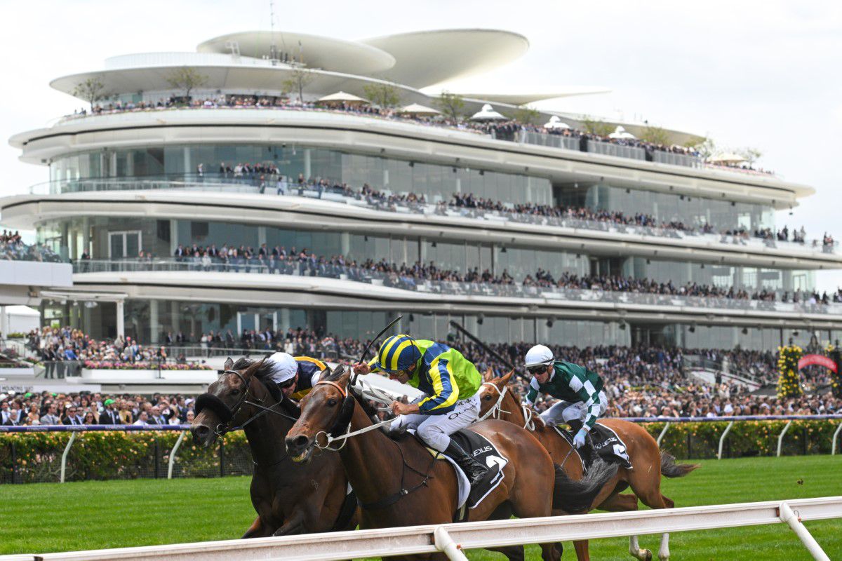 Imagini incredibile în Australia! Ce s-a întâmplat la Victoria Derby Day 2023