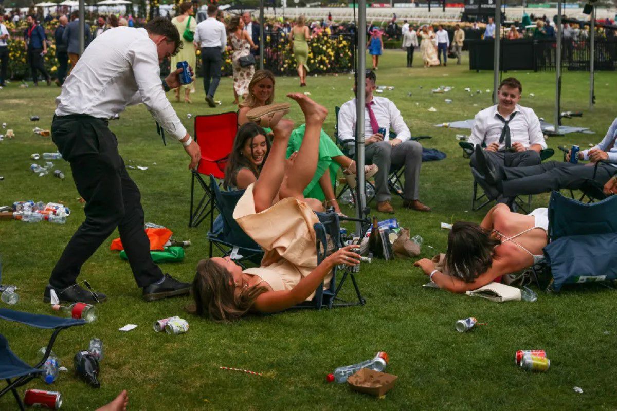Imagini incredibile în Australia! Ce s-a întâmplat la Victoria Derby Day 2023