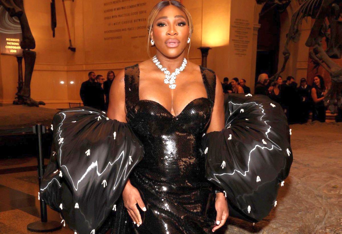 Pe urmele lui Beyonce și Rihanna » „Fashion icon” Serena Williams a atras toate privirile noaptea trecută la gala din New York, cu un decolteu generos