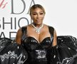 Pe urmele lui Beyonce și Rihanna » „Fashion icon” Serena Williams a atras toate privirile noaptea trecută la gala din New York, cu un decolteu generos