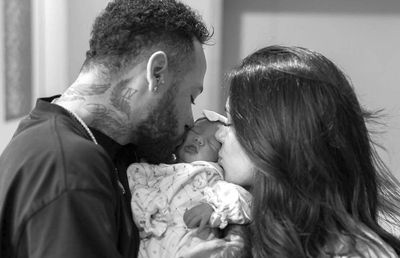 Momente teribile pentru Neymar: hoții au intrat înarmați în casă și au vrut să-i răpească logodnica și fiica nou-născută