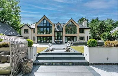 Dat afară de Manchester City, riscă să intre în faliment » Și-a scos la vânzare conacul de 5 milioane, apoi a luat o măsură radicală