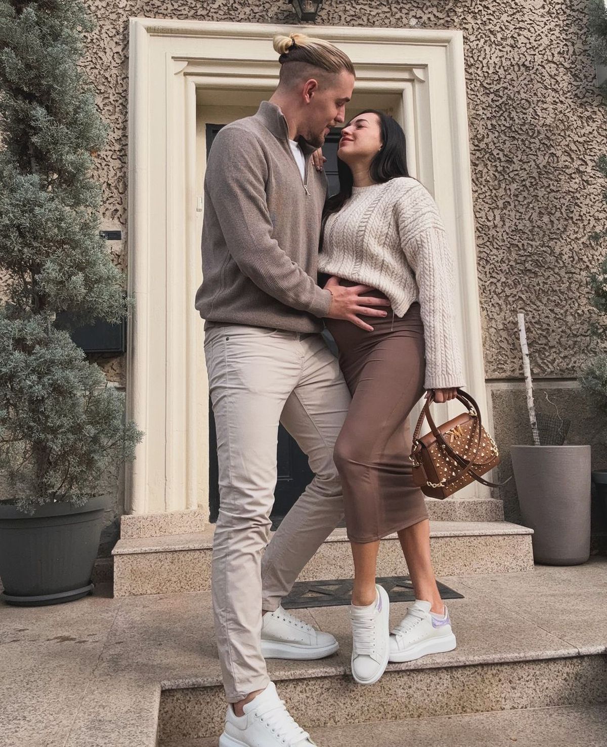 După ce s-a căsătorit, Larisa Iordache a semnat un nou contract » Nadia Comăneci o susține: „Succes în această nouă încercare”