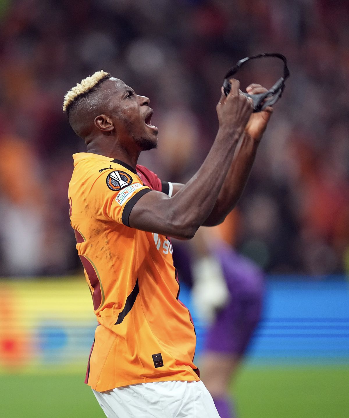 Radu Drăgușin, coșmar la Istanbul! A gafat decisiv în Galatasaray - Spurs: Icardi i-a furat mingea, Osimhen a înscris