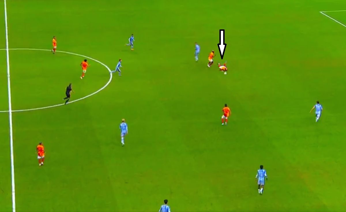 Radu Drăgușin, coșmar la Istanbul! A gafat decisiv în Galatasaray - Spurs: Icardi i-a furat mingea, Osimhen a înscris