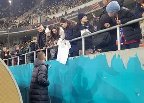 A marcat în FCSB - Midtjylland, a ieșit accidentat, apoi și-a pus singur diagnosticul, la pauză: „Cred că asta am pățit”