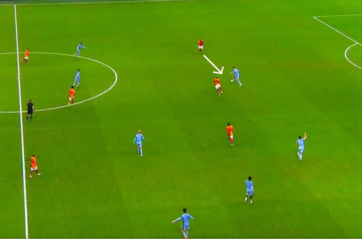 Radu Drăgușin, coșmar la Istanbul! A gafat decisiv în Galatasaray - Spurs: Icardi i-a furat mingea, Osimhen a înscris