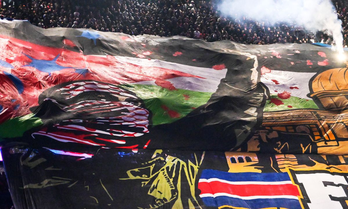 Mesaj politic la PSG - Atletico Madrid din Liga Campionilor » Scenografia care a făcut înconjurul lumii în 10 ore