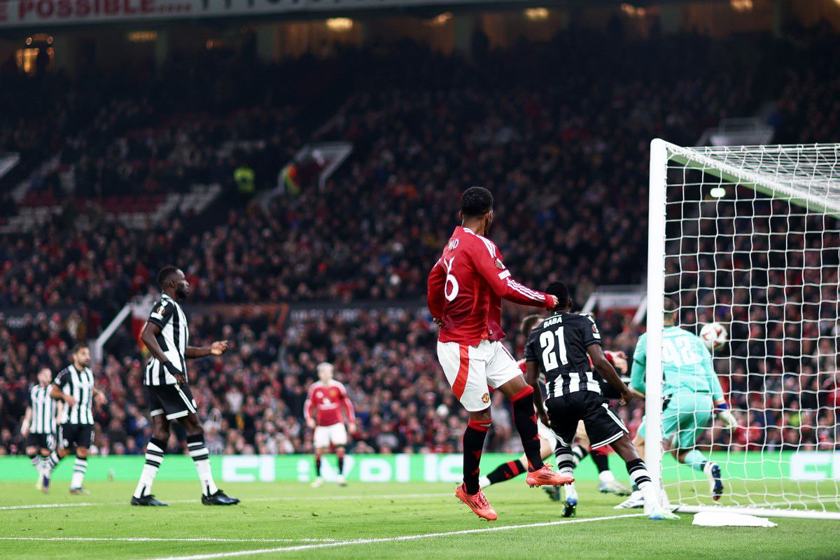 „Generalul” Răzvan Lucescu, aplaudat la scenă deschisă pe Old Trafford » Imagini de colecție cu antrenorul român