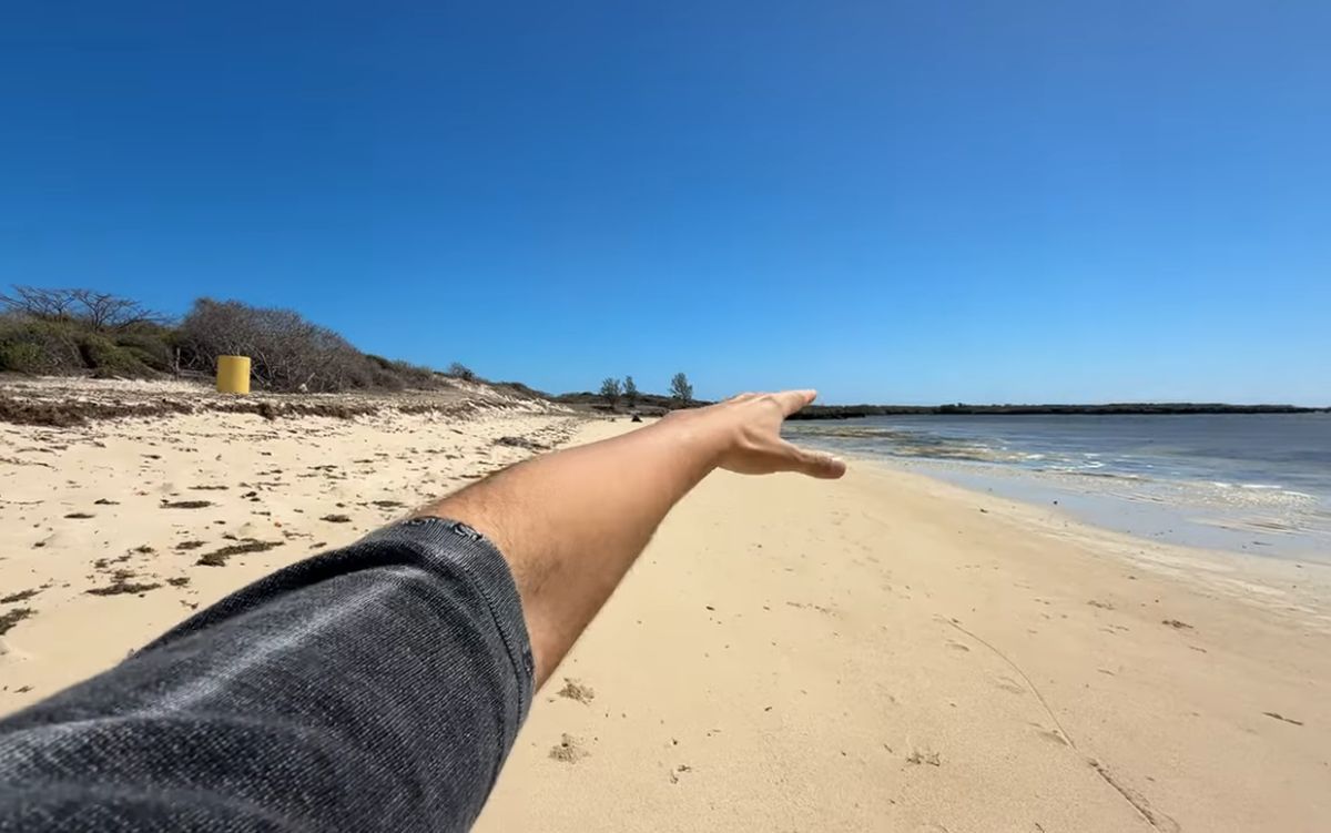 L-a găsit pe controversatul Radu Mazăre: lucra la construcția unui teren pentru un sport inedit! Imaginile postate de un celebru vlogger român