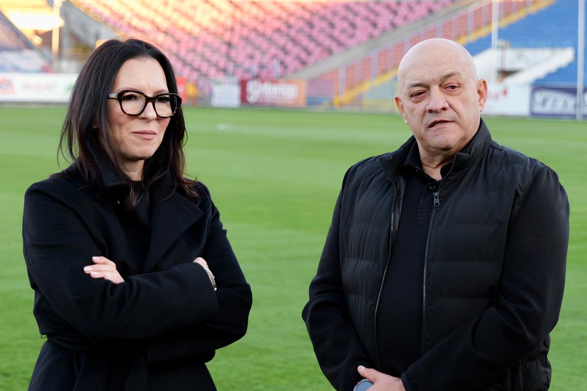 Sicriul lui Emeric Ienei, depus la stadionul din Oradea