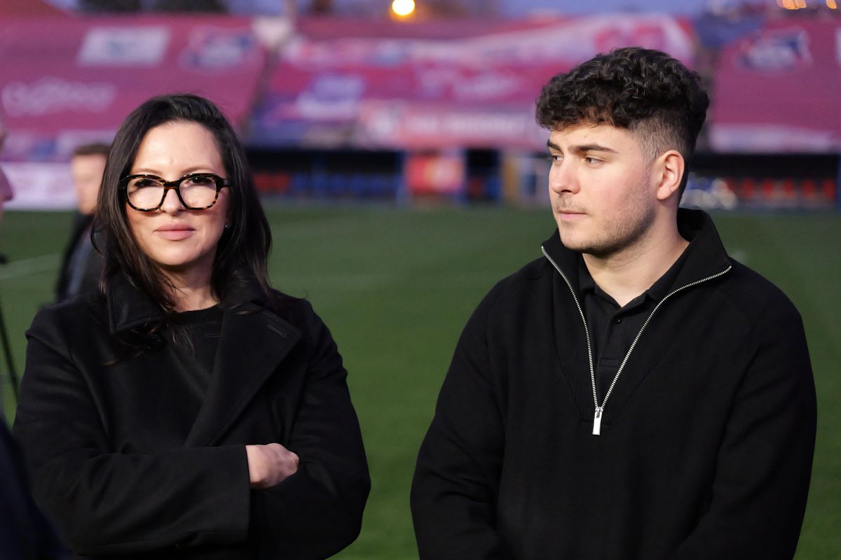 Sicriul lui Emeric Ienei, depus la stadionul din Oradea