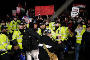 Incidente în stradă, la Birmingham! 11 arestați