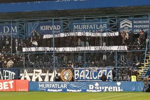 Ce nu s-a văzut la TV! Bucurie și război la Constanța » Fanii au sărbătorit de succesul cu liderul, dar nu au uitat de situația stadionului
