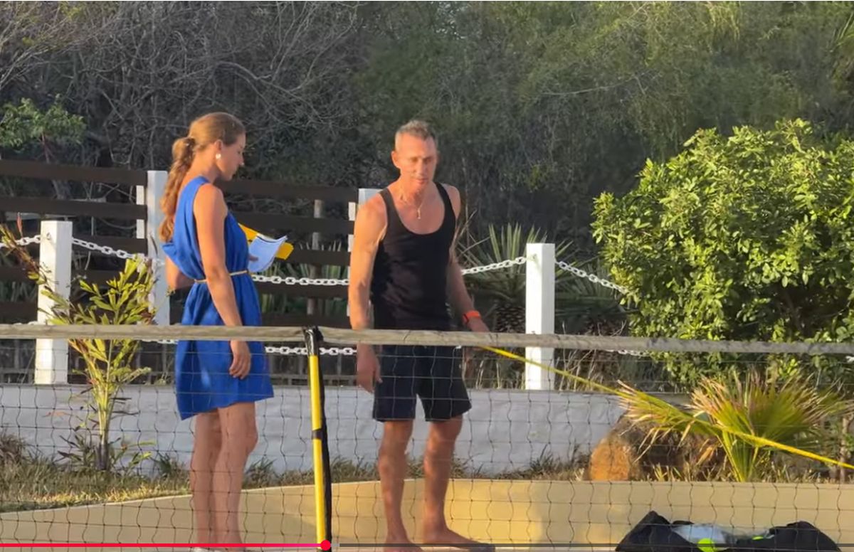 L-a găsit pe controversatul Radu Mazăre: lucra la construcția unui teren pentru un sport inedit! Imaginile postate de un celebru vlogger român