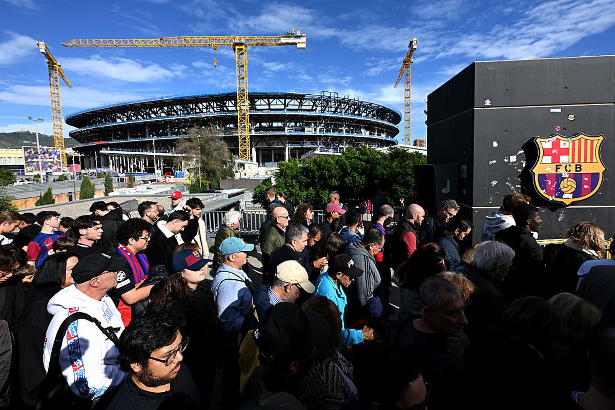Barcelona a revenit pe Camp Nou după 894 de zile! 23.000 de fani la antrenament, imagini senzaționale