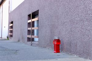 Emeric Ienei va fi îngropat alături de fosta lui soție » Detaliul din fața casei din Oradea