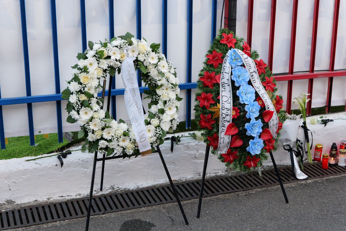 Sicriul lui Emeric Ienei, depus la stadionul din Oradea