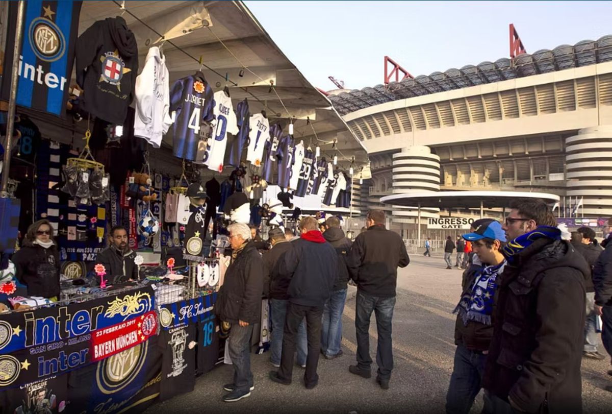 Imagini cu San Siro - Giuseppe Meazza, legendarul stadion care va fi înlocuit din 2031 de o arenă nouă cu 71.500 de locuri