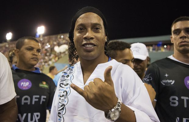 Cele mai trăsnite clauze din contractele fotbaliștilor » Testicule de miel în dieta obligatorie + tatăl internaționalului italian a cerut un tractor