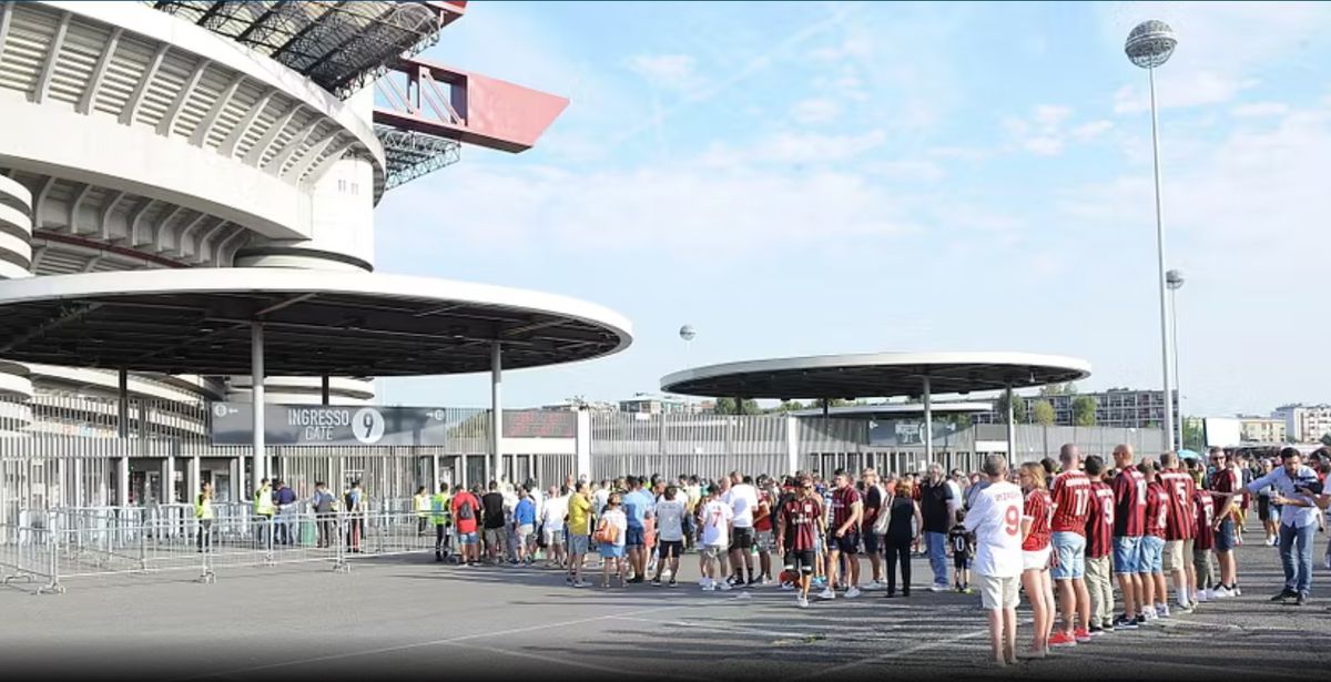 Imagini cu San Siro - Giuseppe Meazza, legendarul stadion care va fi înlocuit din 2031 de o arenă nouă cu 71.500 de locuri