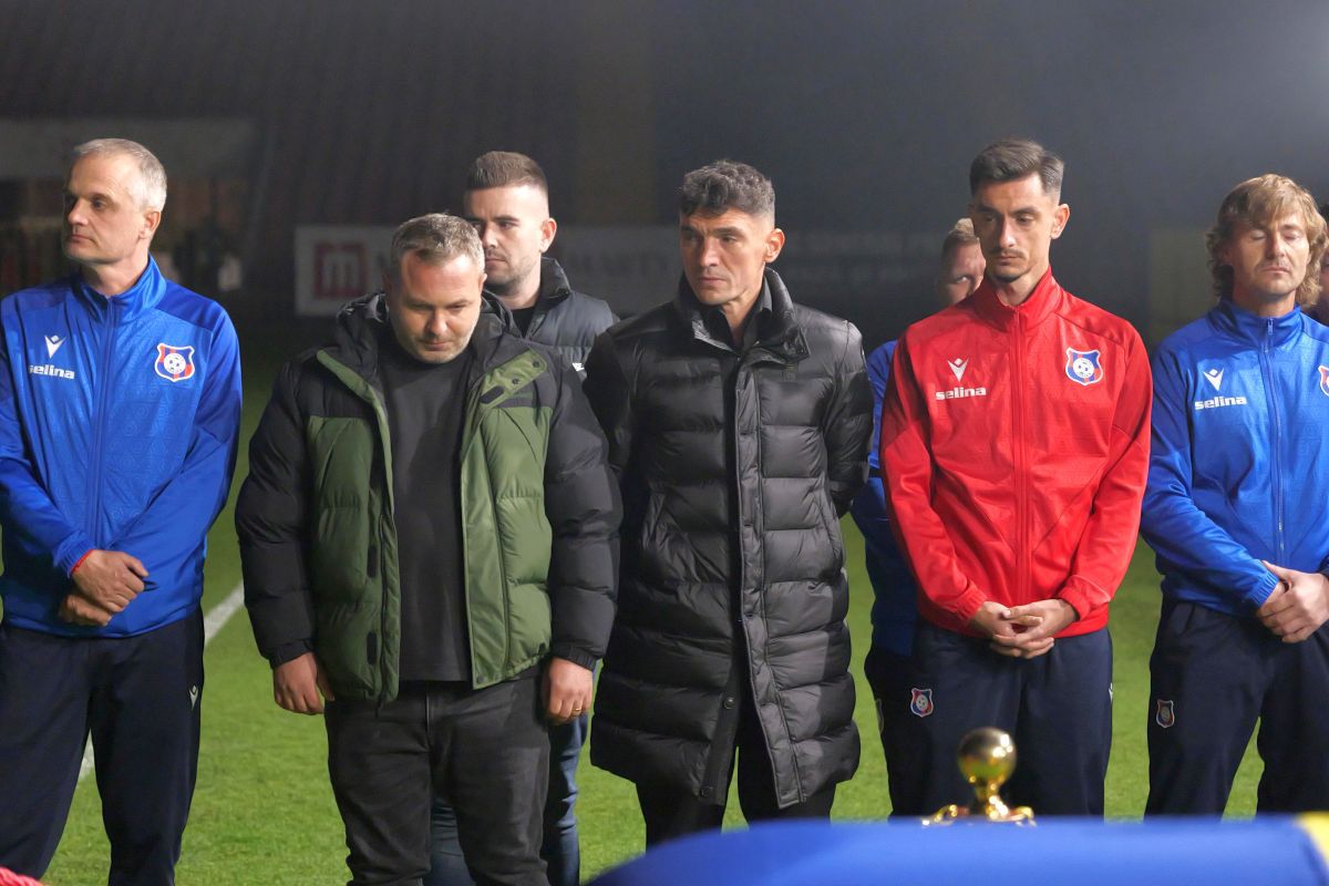 Sicriul lui Emeric Ienei, depus la stadionul din Oradea