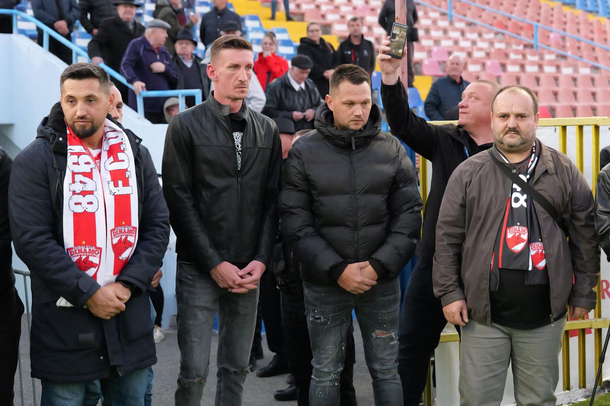 Sicriul lui Emeric Ienei, depus la stadionul din Oradea