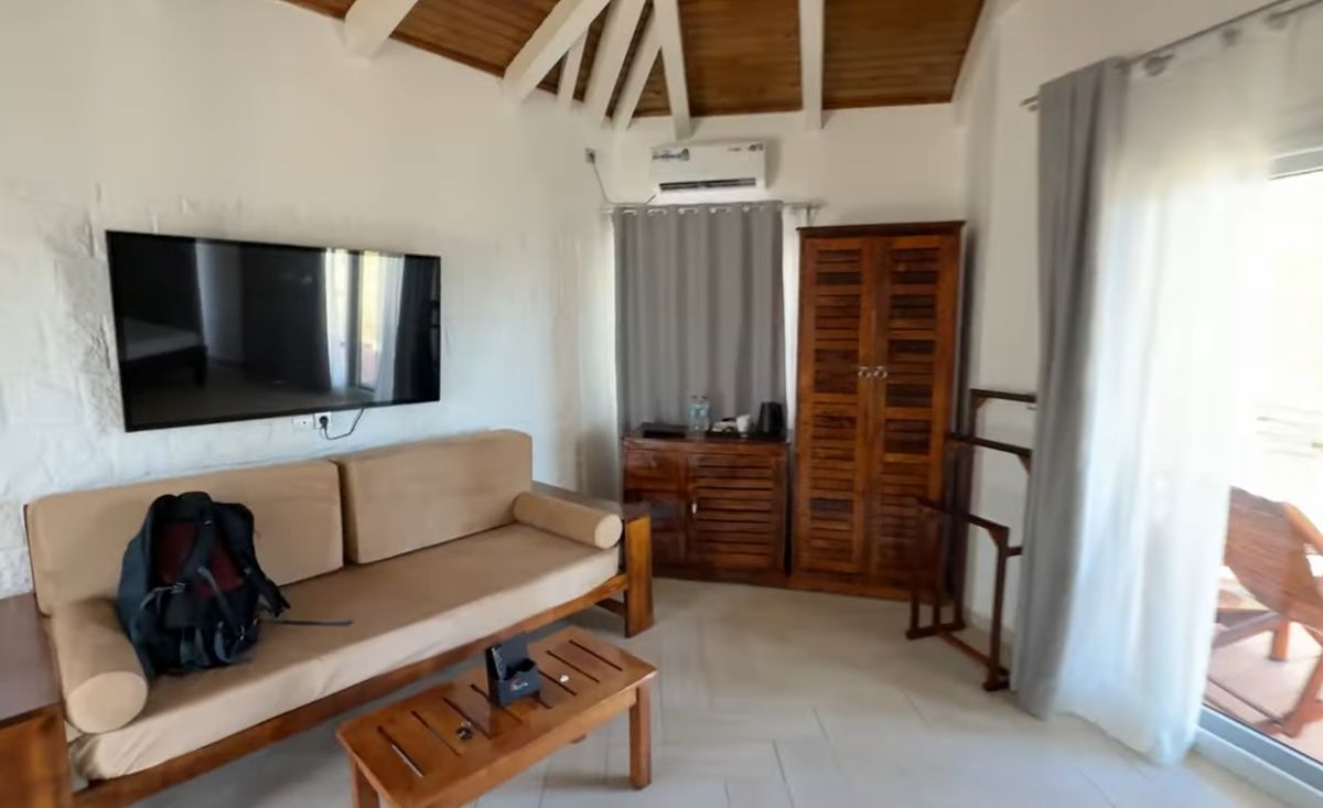 L-a găsit pe controversatul Radu Mazăre: lucra la construcția unui teren pentru un sport inedit! Imaginile postate de un celebru vlogger român