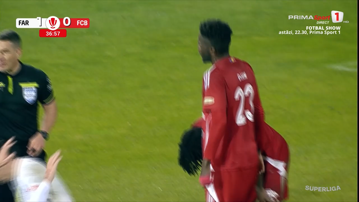 Revenit după 3 etape de suspendare, Istvan Kovacs a comis-o grav! A văzut fix pe dos două faze-cheie și VAR l-a salvat