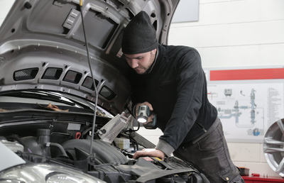 Vellis Training Center – Excelență în formarea mecanicilor și vopsitorilor auto din România