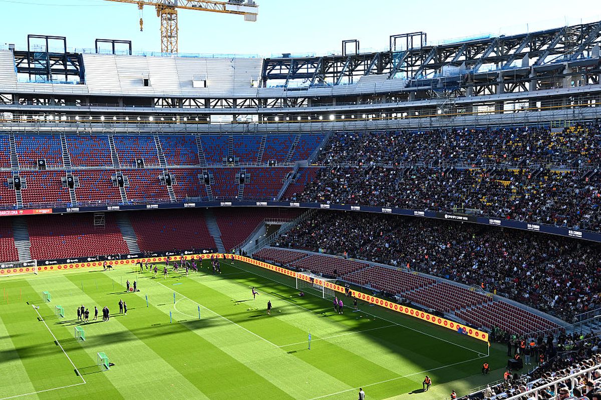 Barcelona a revenit pe Camp Nou după 894 de zile! 23.000 de fani la antrenament, imagini senzaționale