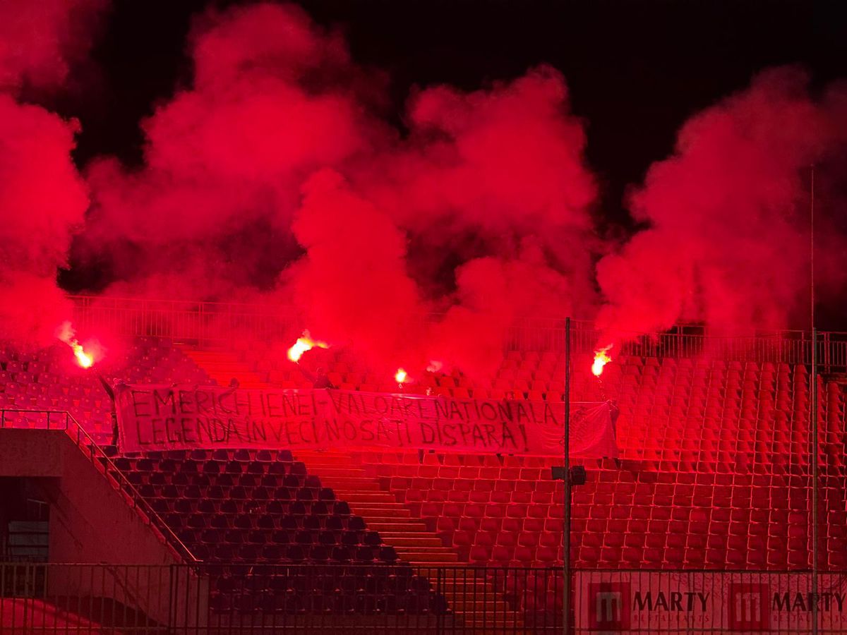 Sicriul lui Emeric Ienei, depus la stadionul din Oradea