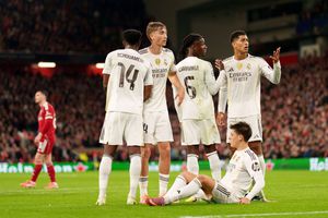 „Ruptură la Real Madrid” » Dezvăluiri incendiare din vestiarul „galacticilor”: 5 superstaruri sunt împotriva lui Xabi Alonso