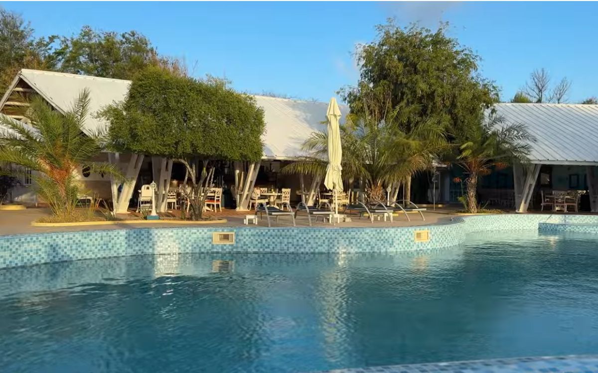 L-a găsit pe controversatul Radu Mazăre: lucra la construcția unui teren pentru un sport inedit! Imaginile postate de un celebru vlogger român