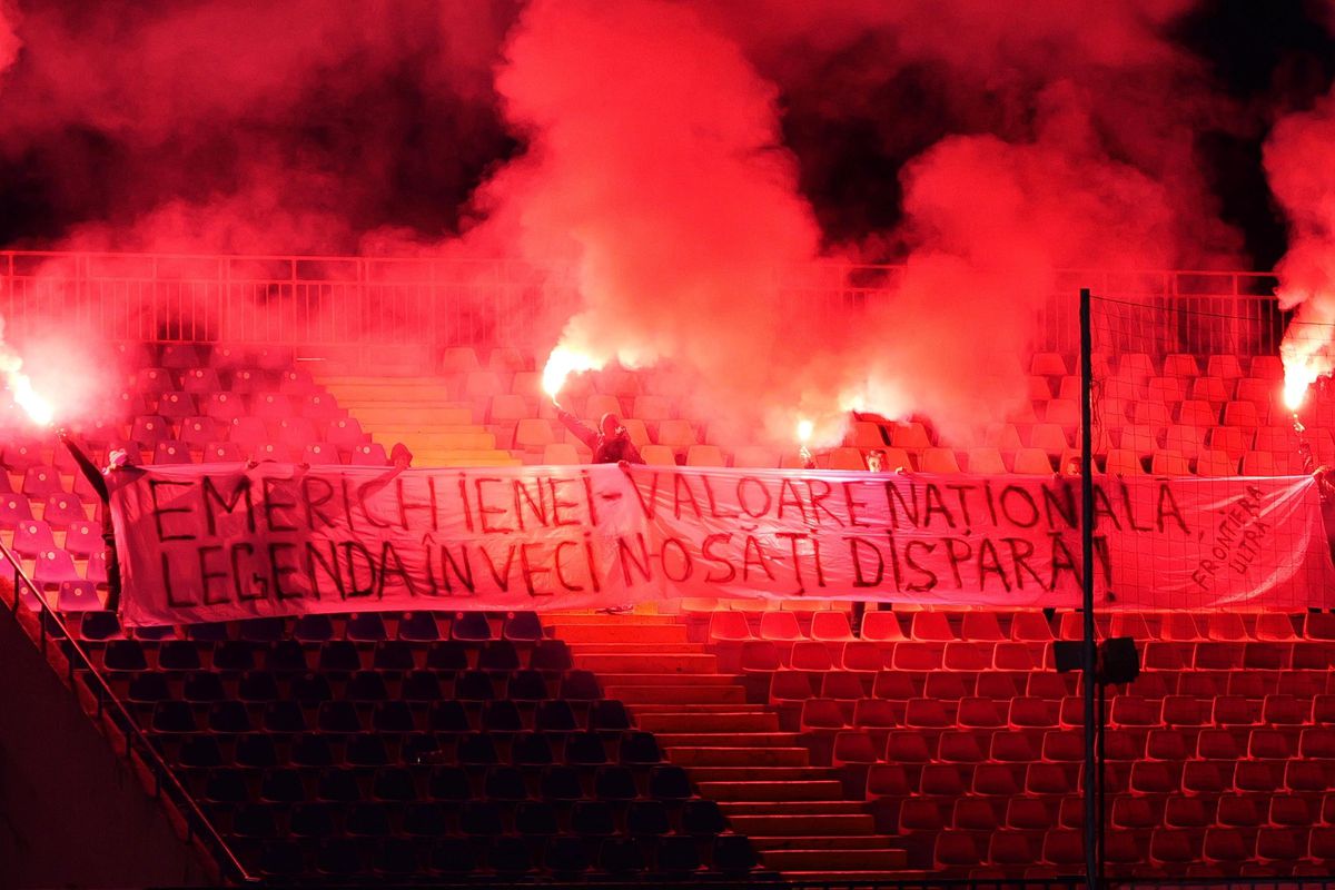 Sicriul lui Emeric Ienei, depus la stadionul din Oradea