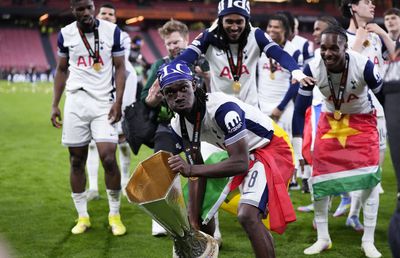 Fraudă uriașă » Mijlocașul de la Tottenham, jefuit de aproape un milion de euro!