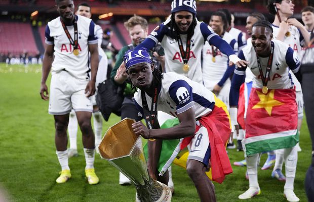 Fraudă uriașă » Mijlocașul de la Tottenham, jefuit de aproape un milion de euro!