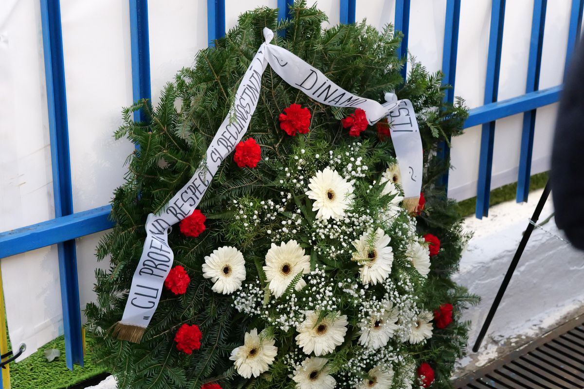 Sicriul lui Emeric Ienei, depus la stadionul din Oradea