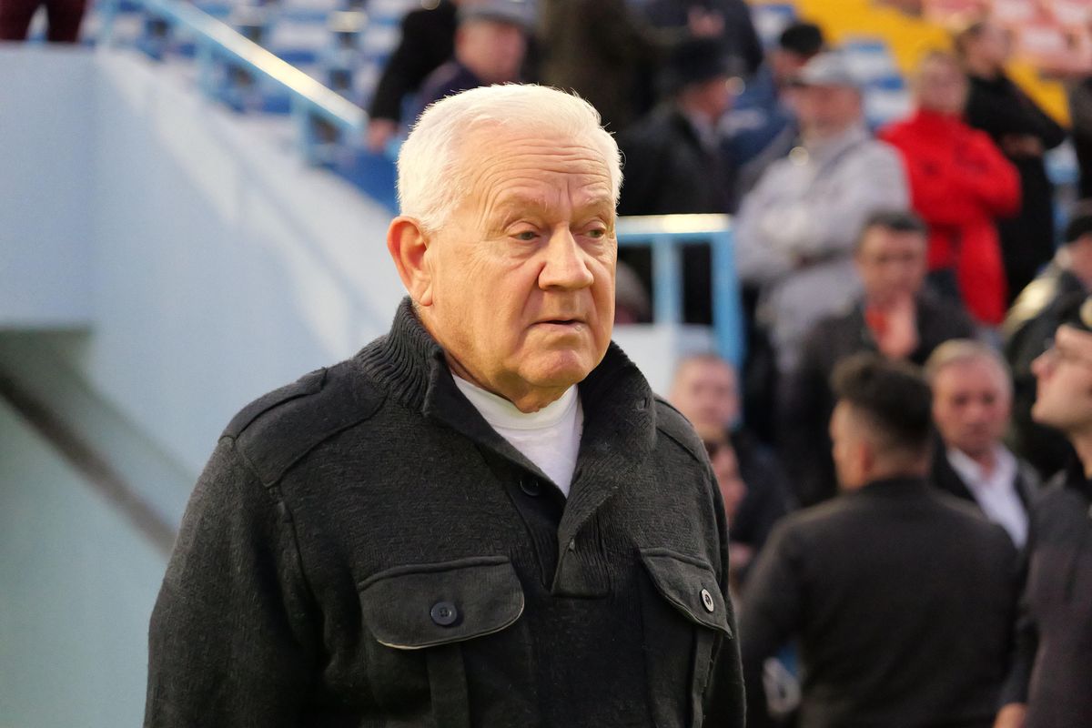 Sicriul lui Emeric Ienei, depus la stadionul din Oradea