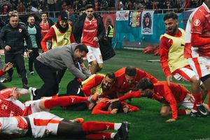 Una caldă, alta rece pentru Dinamo » Care sunt situațiile lui Sivis și Epassy înaintea startului returului