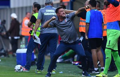 CHINDIA - POLI IAȘI 2-1 // Discursul mobilizator ținut de Viorel Moldovan la finalul meciului: „Trecutul nu ne definește” + „Un om e distrus atunci când renunță”