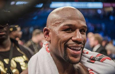 VIDEO. E oficial! Floyd Mayweather revine în ring » Când are loc lupta + cine e adversarul inedit