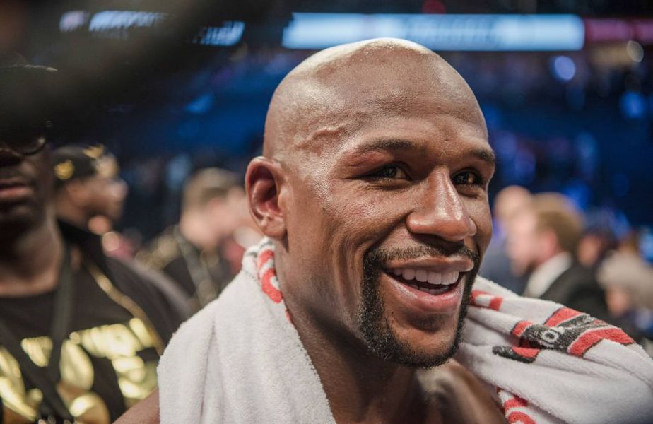 E oficial! Floyd Mayweather se luptă cu vloggerul Logan Paul