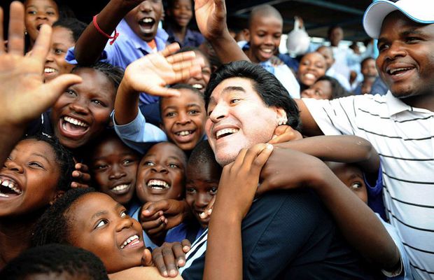 Gestul uluitor al lui Diego Maradona, dezvăluit abia acum » Pe ce cheltuia 100.000 de euro lunar: „E alarmant!”