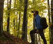 Lui Sergiu îi place mult să fotografieze în pădure