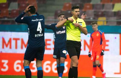 Bilanț neverosimil: câte greșeli au făcut arbitrii în 18 etape + FCSB, cea mai ajutată din Liga 1!