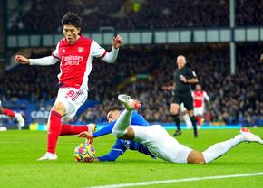 Se întâmplă și în Premier League! Fault oribil în Everton - Arsenal: l-a călcat pe față și nu a primit nici galben!