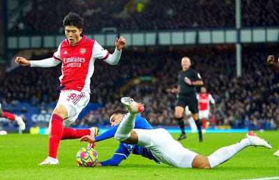 Se întâmplă și în Premier League! Fault oribil în Everton - Arsenal: l-a călcat pe față și nu a primit nici galben!